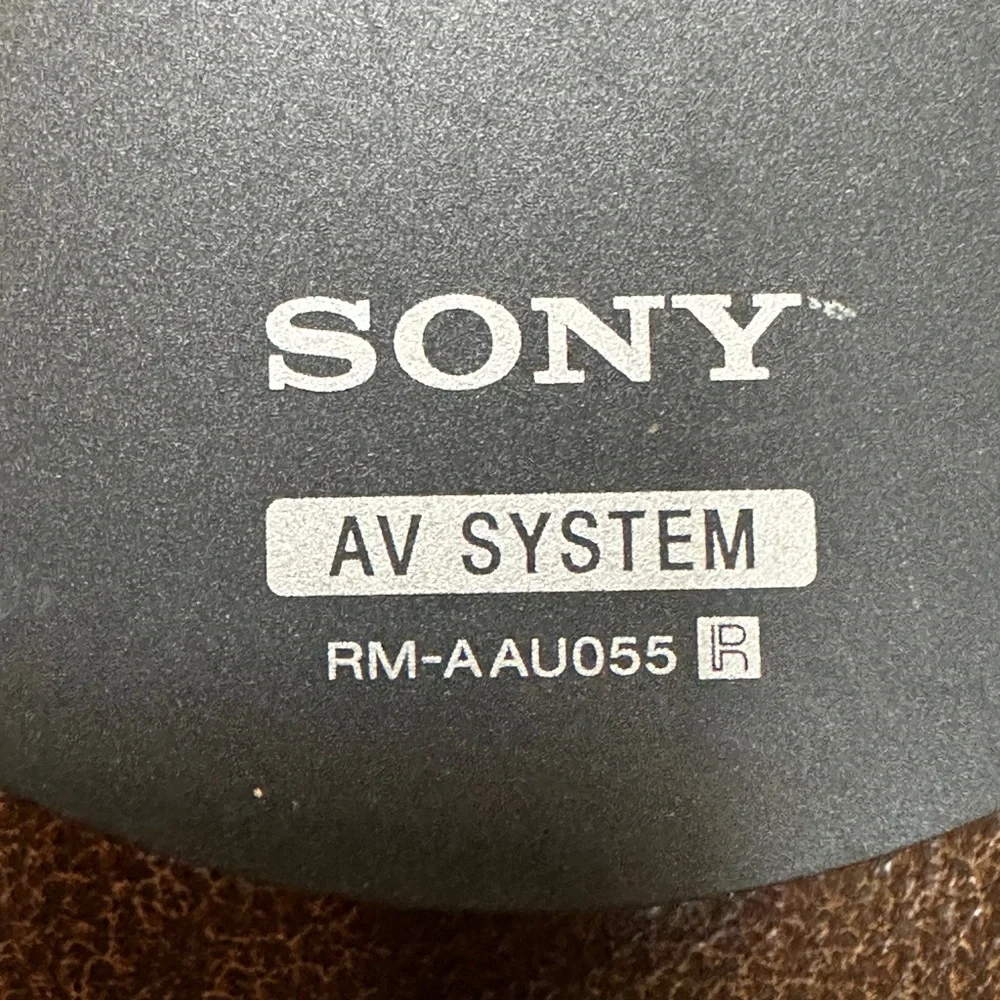 GENUINE SONY RM-AAU055 STEREO RECEIVER REMOTE - STR-DH100 AV System‎ OEM